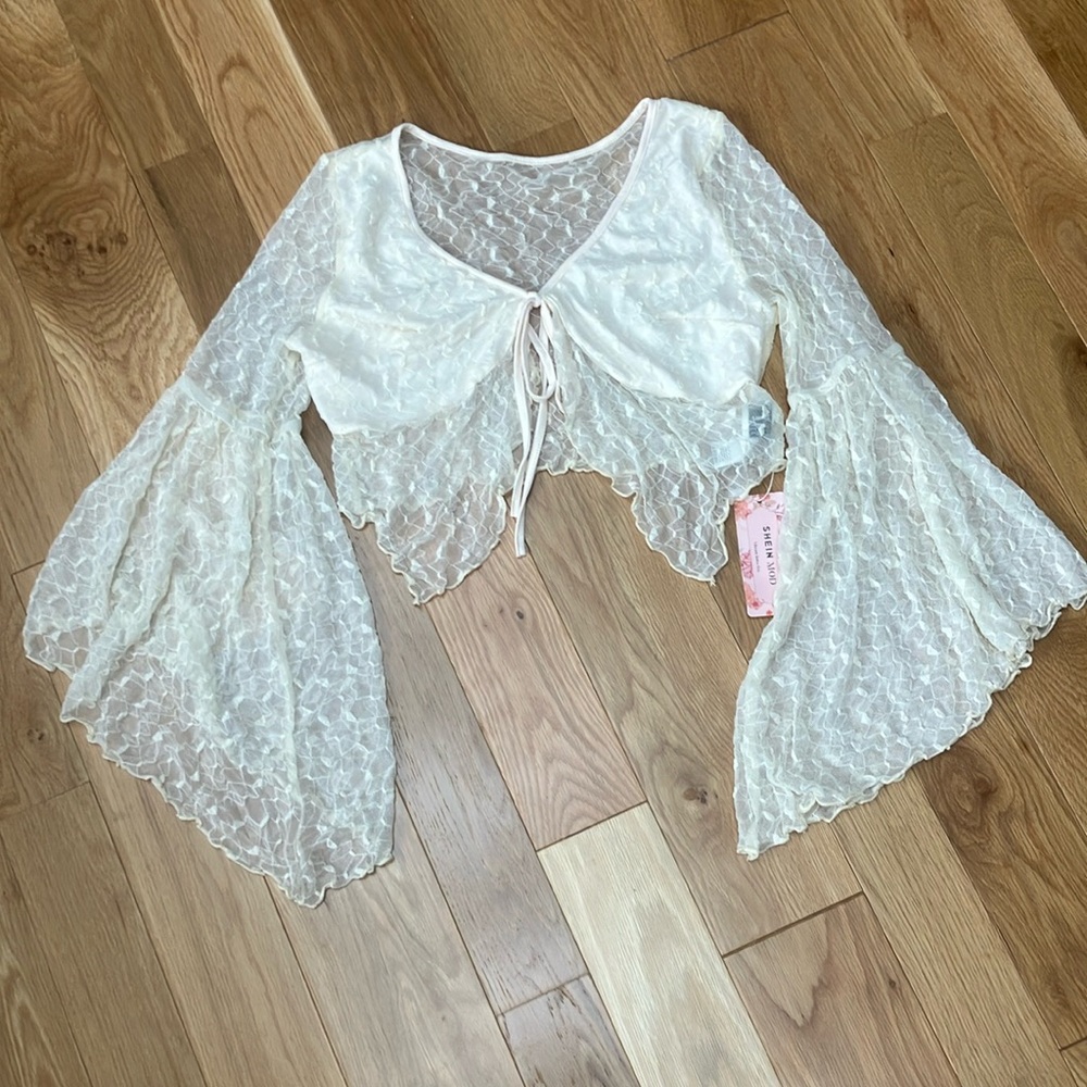 Cream Lace Bell Sleeve tie cropped Blouse L